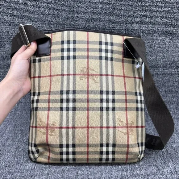 Burberry Leather Shoulder Bag 499-060625